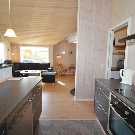 Three-bedroom Holiday With Sea View 07 Stubbekøbing