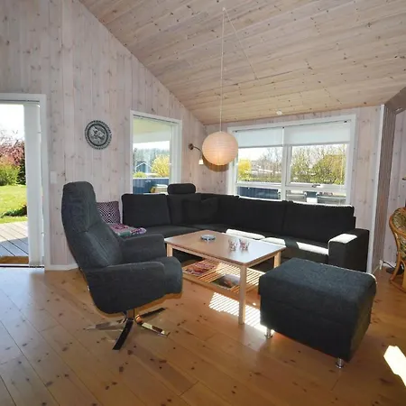 Three-bedroom Holiday With Sea View 07 * Stubbekøbing