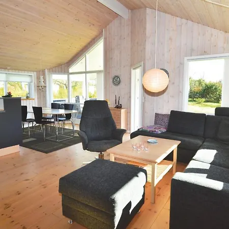 Three-bedroom Holiday With Sea View 07 別荘