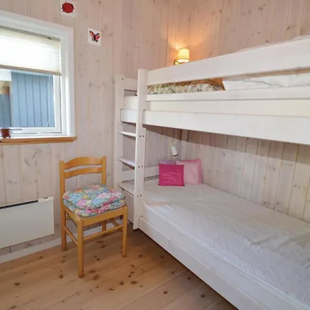 Three-bedroom Holiday With Sea View 07 Stubbekøbing